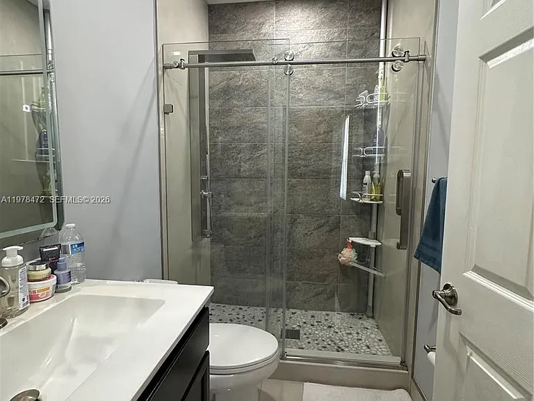 133 SE 28th Ter #8 — Photo 5