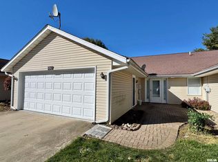234 Scotch Pine Dr, Macomb, IL 61455