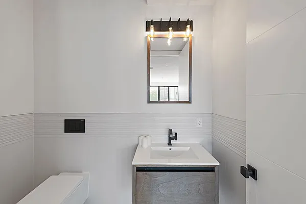 Sold by Nest Seekers International | media 7