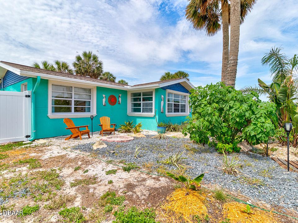 1st image of 8 Poinsettia Dr