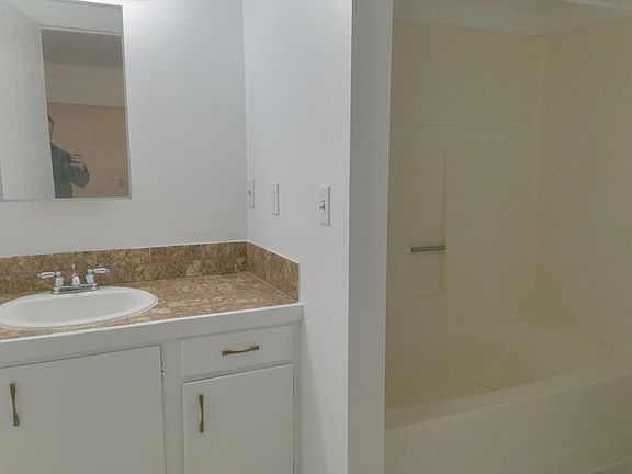 5th image of 1408 9th St APT 4