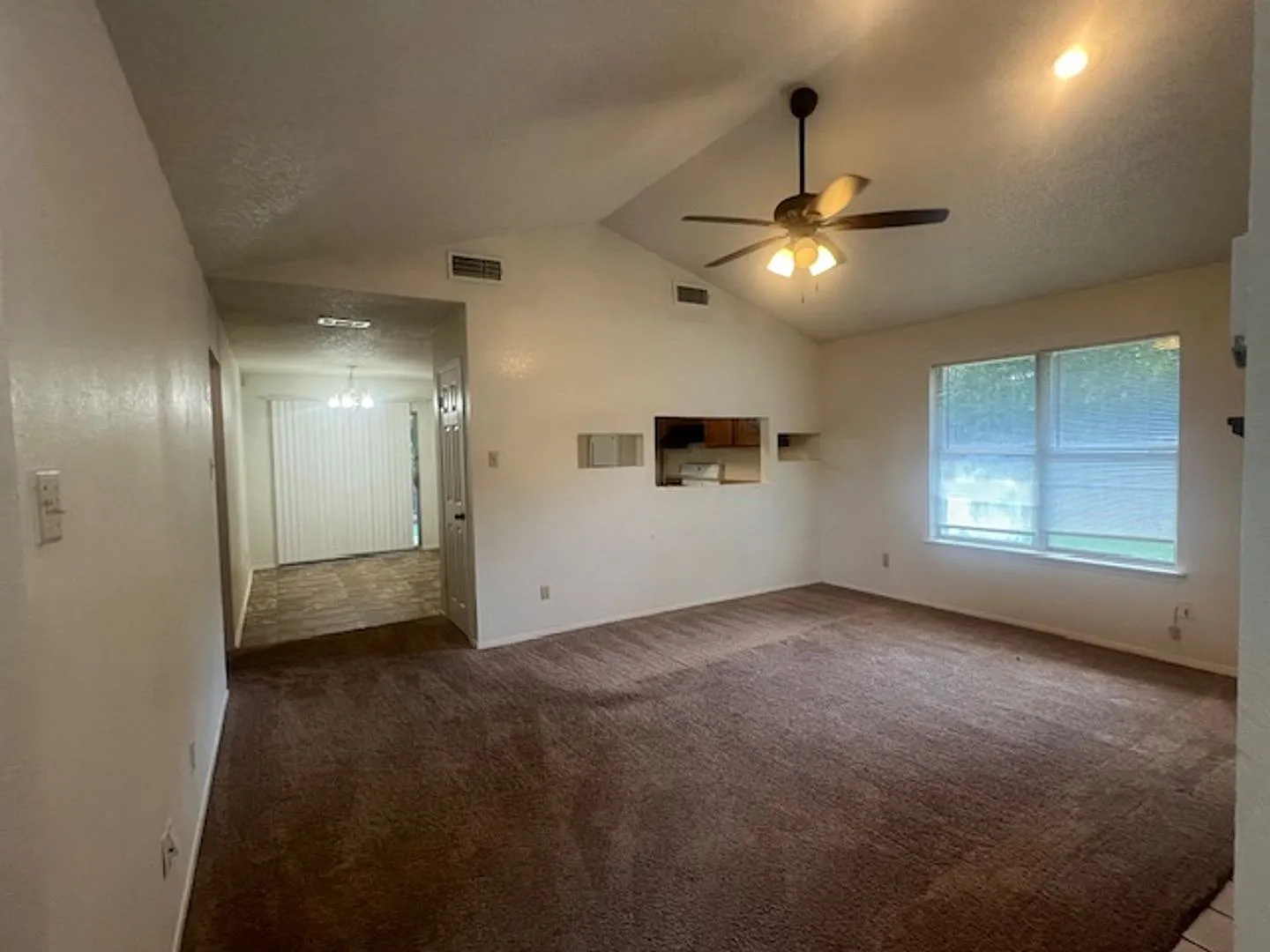 2013 Dickens Dr. — Photo 3