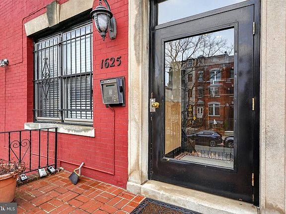4th image of 1625 15th St NW APT 4