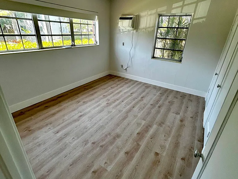 631 SW 11th St #1W — Photo 11