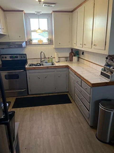 135 Marlborough St — Photo 2