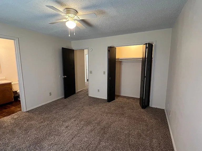 3361A S Clifton Ave — Photo 4