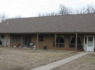 1593 Rock Creek Rd, Ottawa, KS 66067