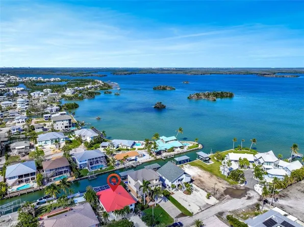 241 Egret ST, FORT MYERS BEACH, FL 33931