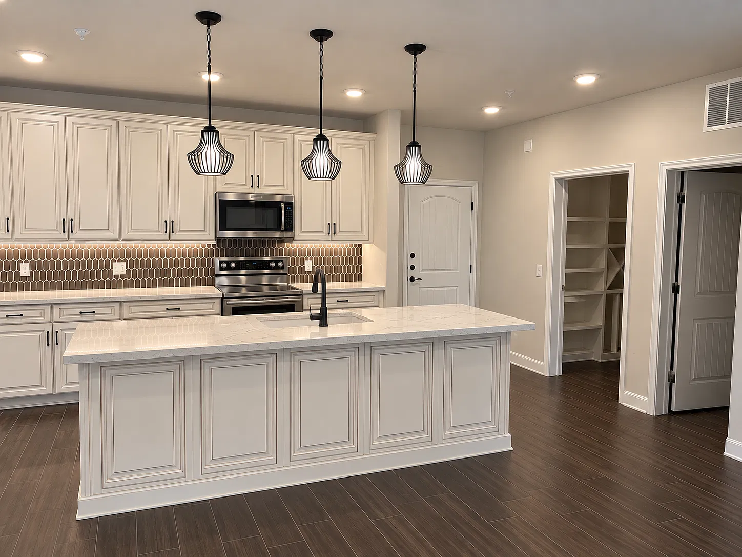 2 bed, 1622 sqft, $2,995 — Photo 1