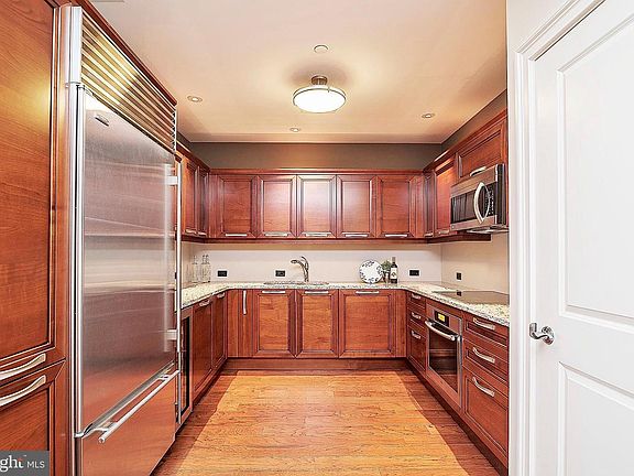3rd image of 50 S 16th St Unit 4302