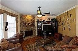 4th image of 1527 Autumnmist Dr