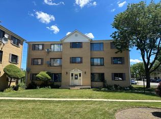 9340 Hamilton Ct APT B, Des Plaines, IL 60016