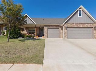 11217 SW 30th St, Yukon, OK 73099