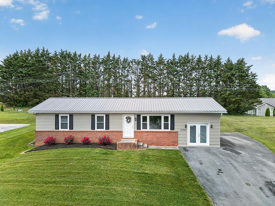 1st image of 25300 Wexmouth Dr