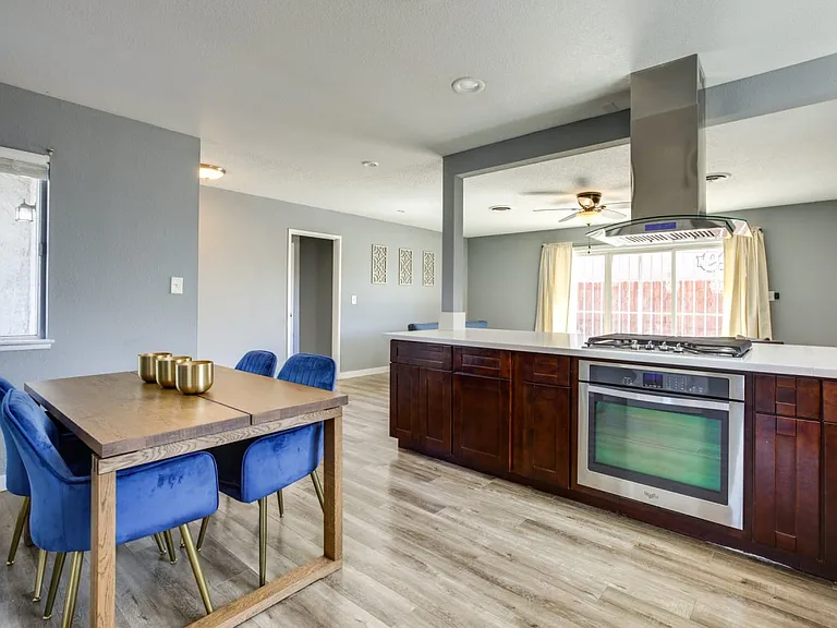 2405 Arenas St — Photo 15