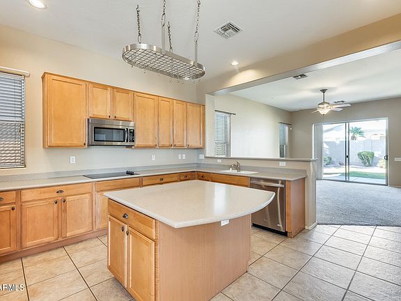 4th image of 3140 E DORAL Drive
