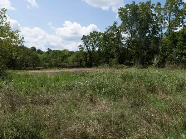 7&8 S Oak St, Yellville, AR 72687