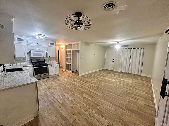 3rd image of 233 Marilyn Dr