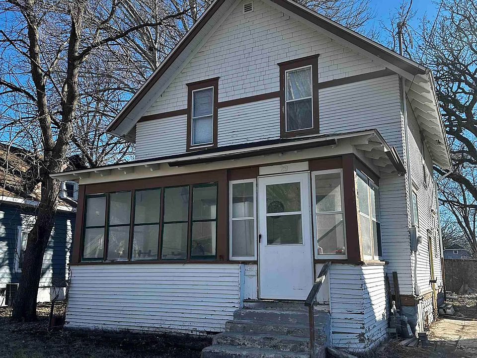 1st image of 29 15th St NE