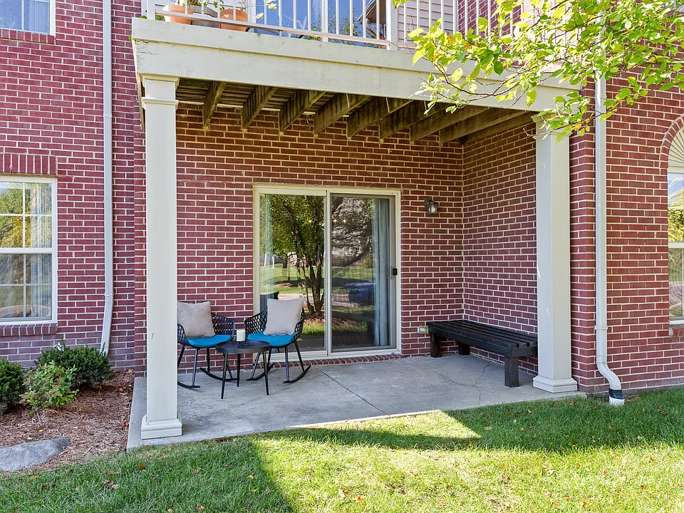 607 Addington Ln