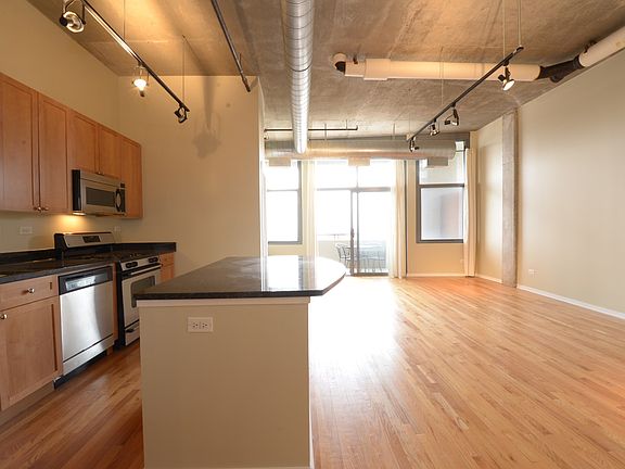 3rd image of 900 N Kingsbury St APT 1126