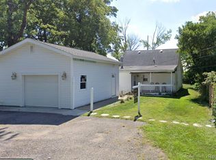 18199 Gould Ct, Beverly Hills, MI 48025