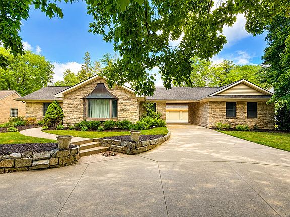 2nd image of 4593 Chippewa Dr