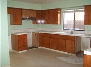 3633 W Robinson Ave, Fresno, CA 93722