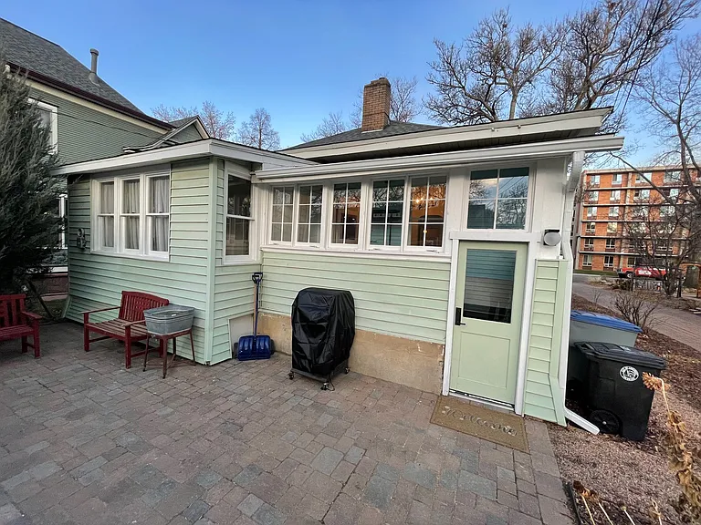 Back patio area with grill.