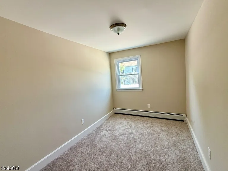 175 E Main St — Photo 11