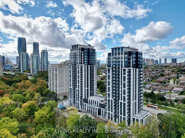 204 Burnhamthorpe Rd E, Mississauga, ON