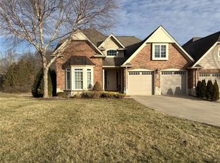 1208 Mini Hills Dr, Effingham, IL 62401