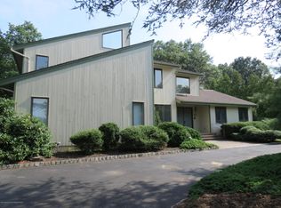 72 Windsor Dr, Eatontown, NJ 07724