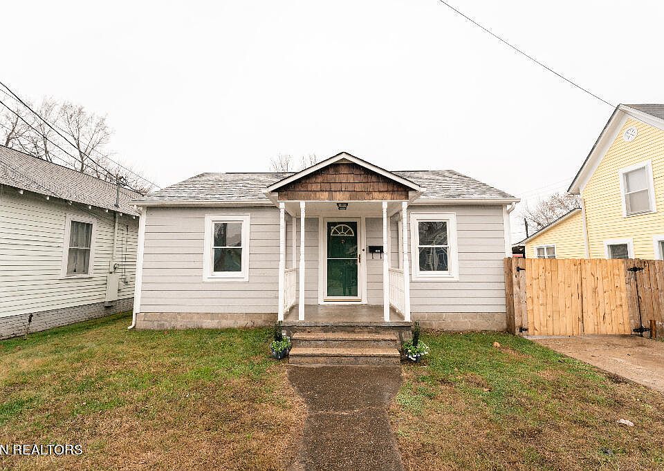 1st image of 1129 Harvey St