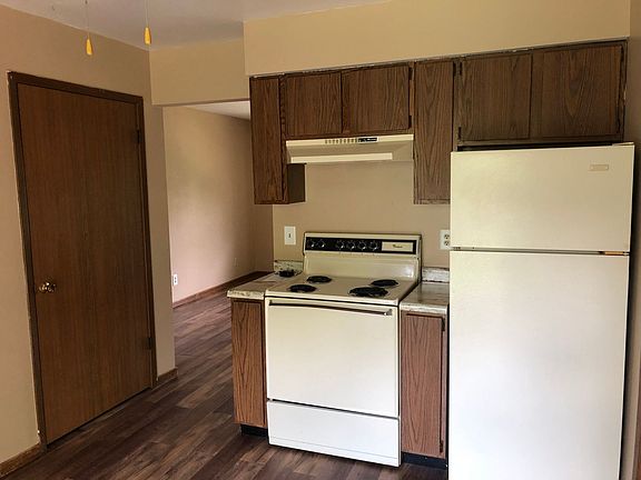 5th image of 8909 35th St W APT 5