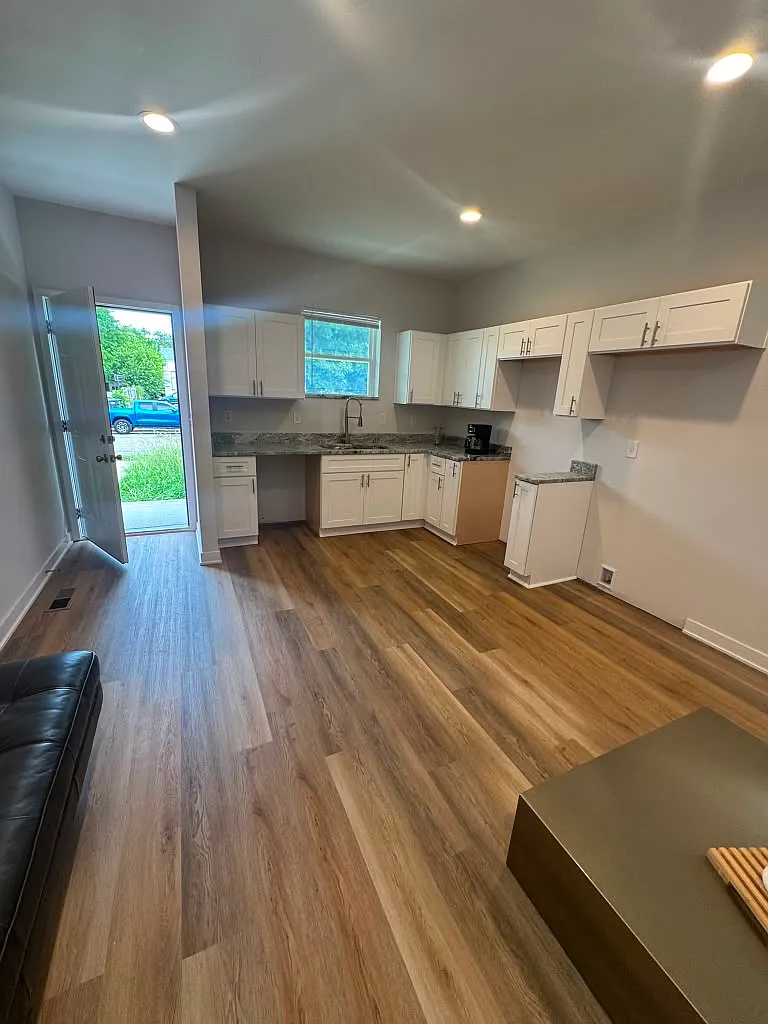 2 bed, $1,250 — Photo 2