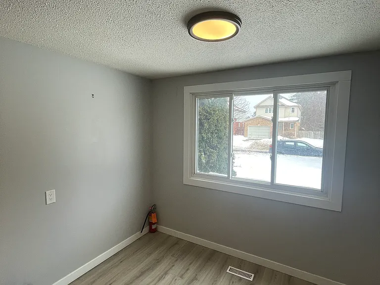 67 Karen Walk #LOWER — Photo 13