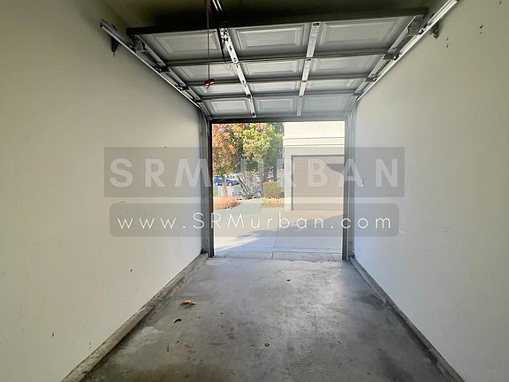 5th image of 3751 36th St APT 4