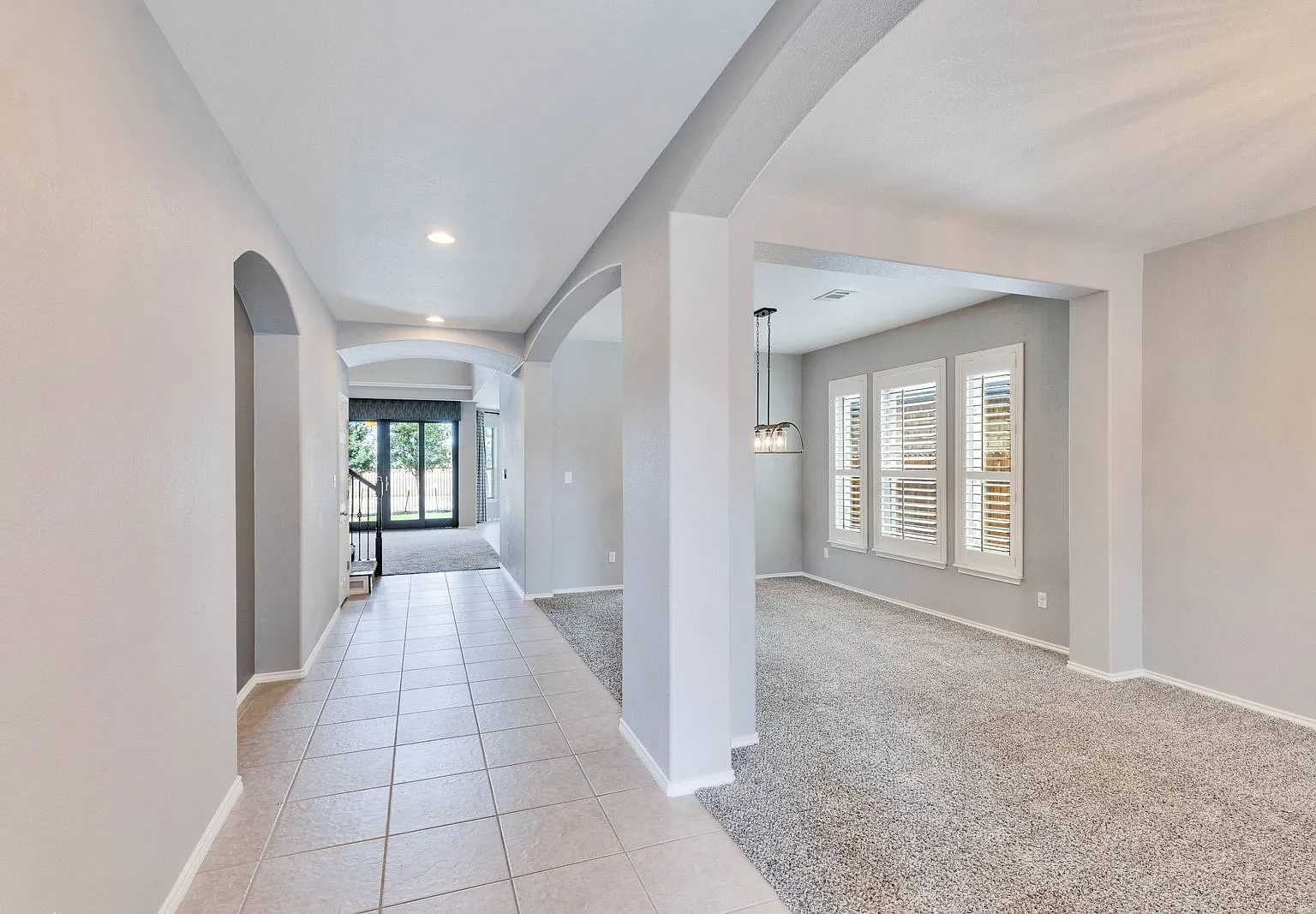 5 bed, 4.0 bath, 3680 sqft, $3,200 — Photo 4