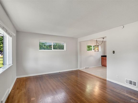 5th image of 2885 S Vine Street
