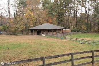 4th image of 241 Bliss Ln