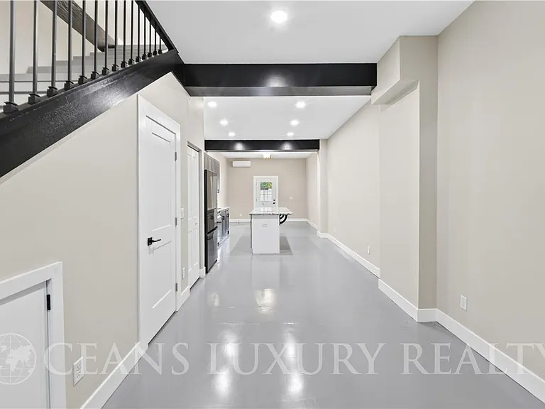 337 Rutledge Ave — Photo 4