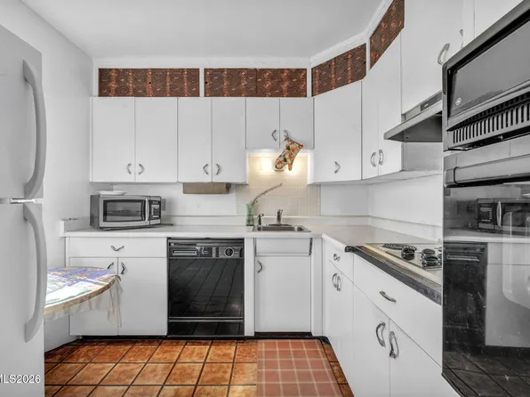 1945 4th St APT 14, Sparks, NV 89431