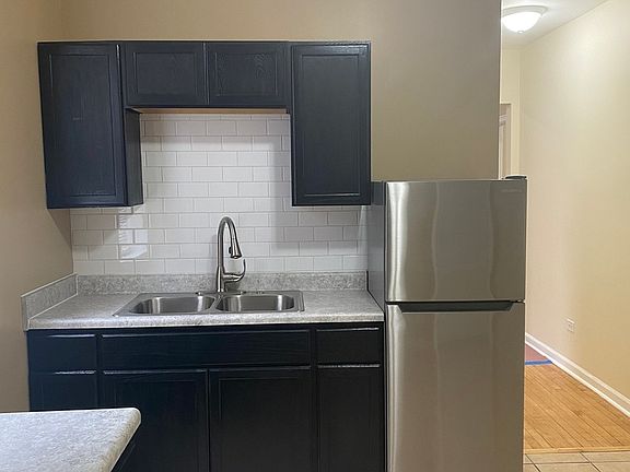 3rd image of 6515 S Marshfield Ave Floor 1