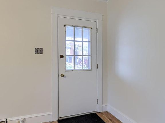 3rd image of 836 3rd St