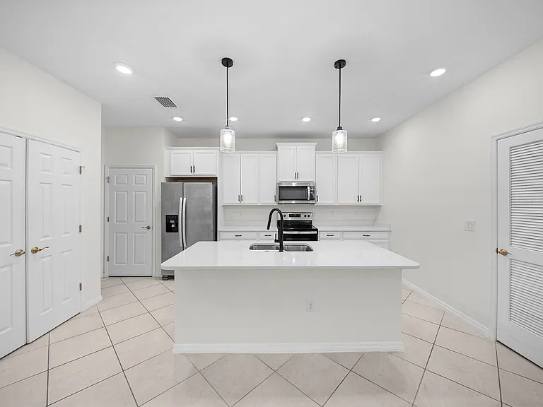 4177 Bloomfield St — Photo 4