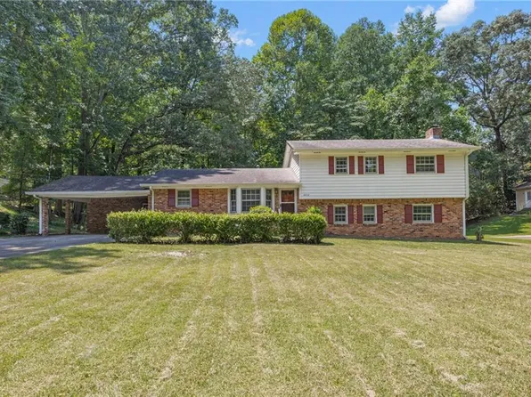 4092 Candler Lake Ct NE, Brookhaven, GA 30319