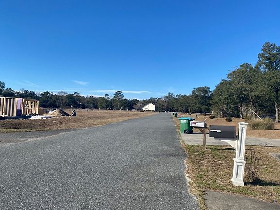 4th image of 10 Country Way