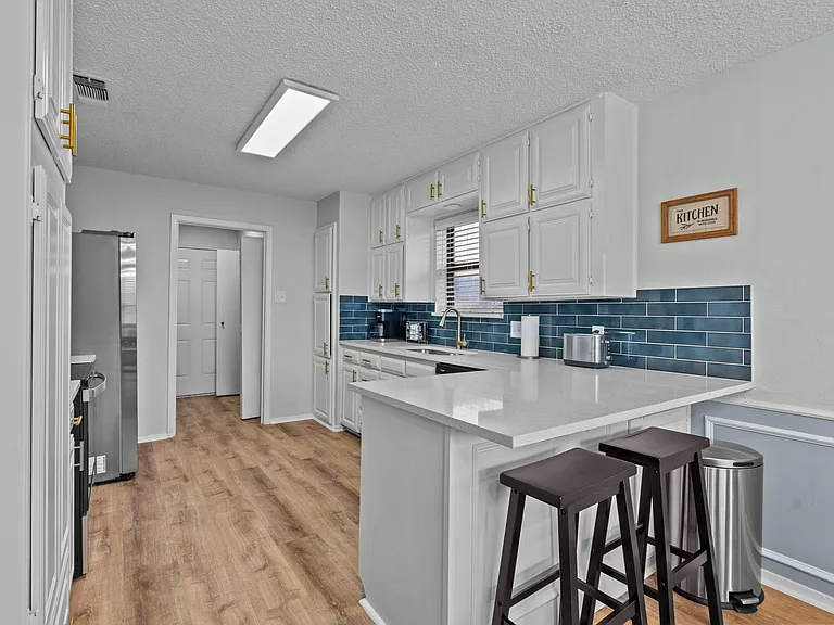 7628 Hunt Dr — Photo 9
