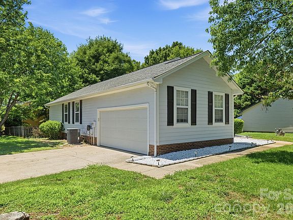 2nd image of 13501 Krislyn Woods Pl